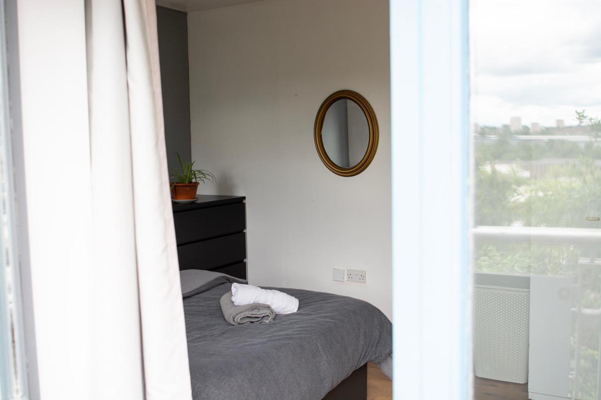 Well-Equipped 4 Bedroom House Close To City Centre Λιντς Εξωτερικό φωτογραφία