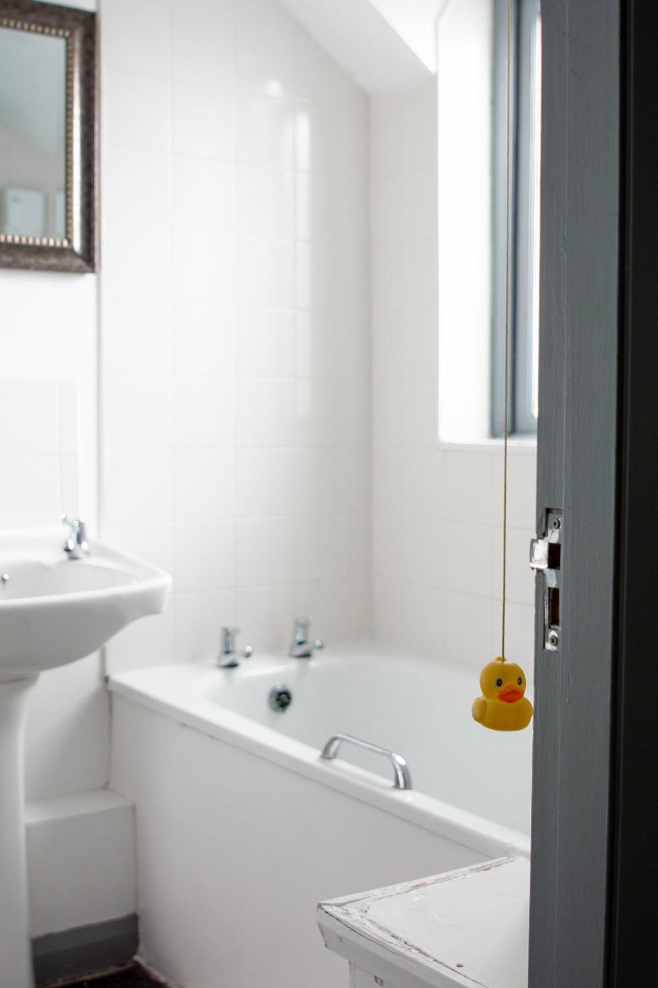 Well-Equipped 4 Bedroom House Close To City Centre Λιντς Εξωτερικό φωτογραφία